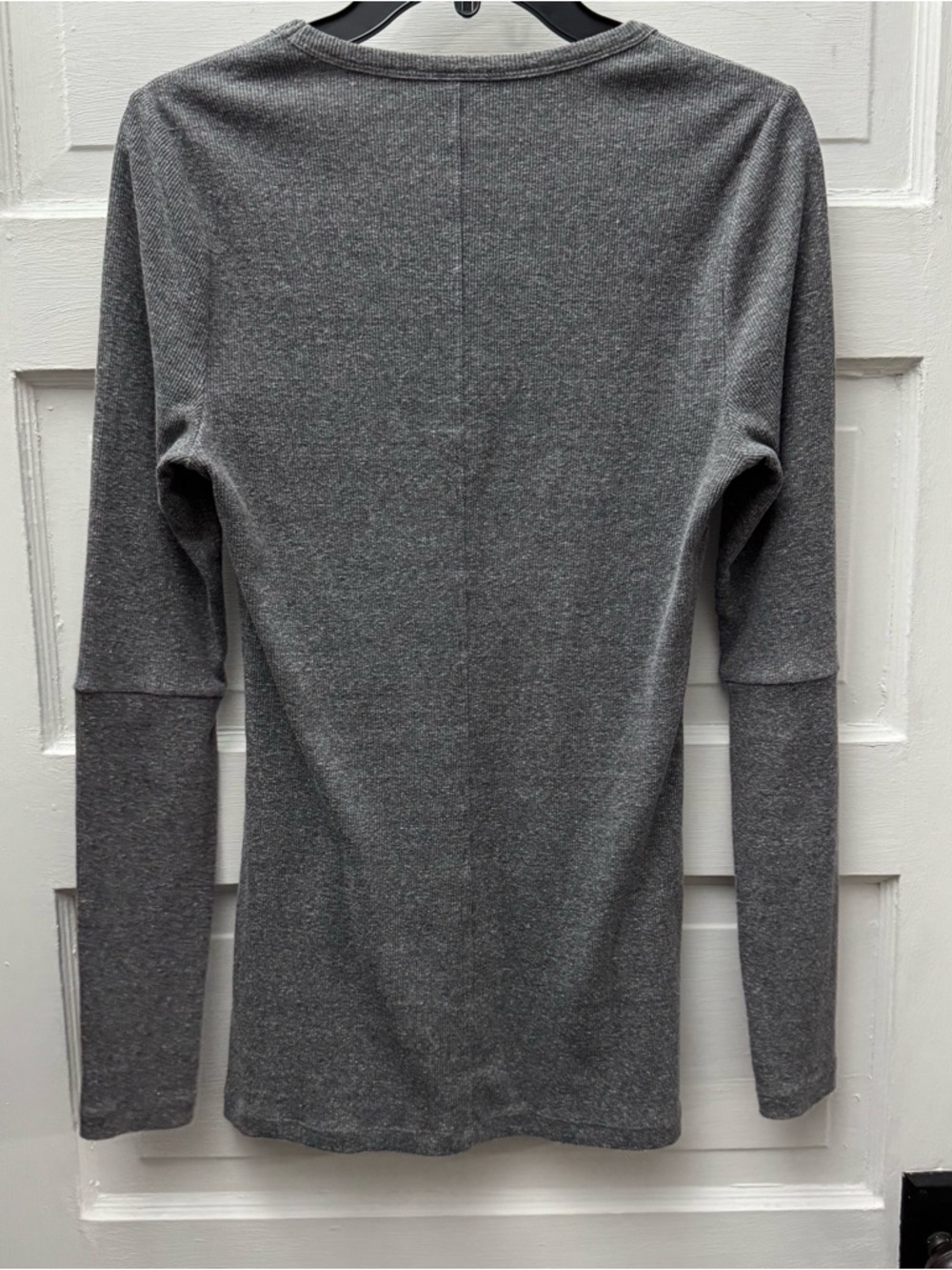 Cabi Ribbed Long Sleeve Thumbhole Top Gray Medium Stretch Knit - Picture 4 of 8